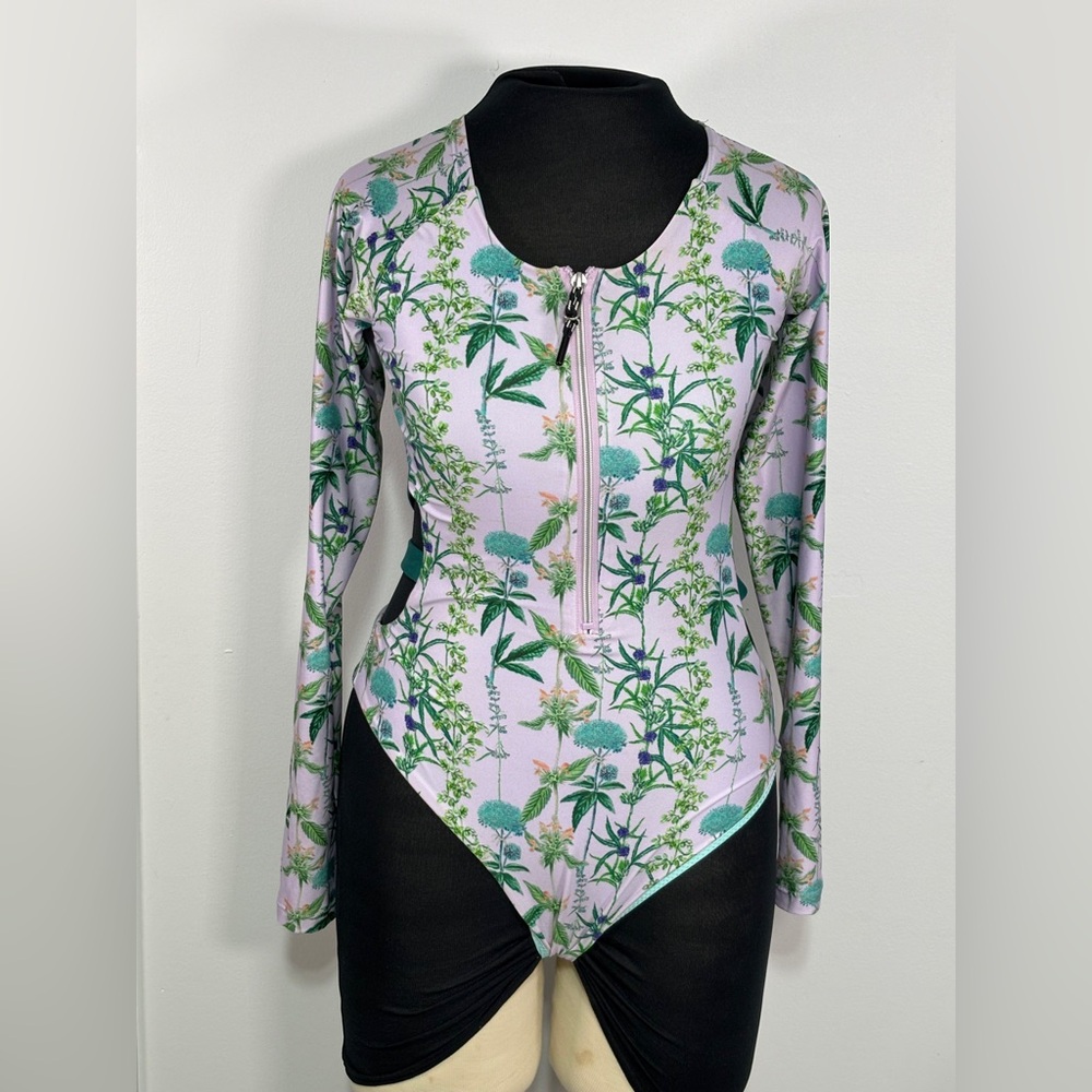 Mary Jane Swimsuit Long Sleeve Color Purple Pattern Floral Front Half Zip Size M
